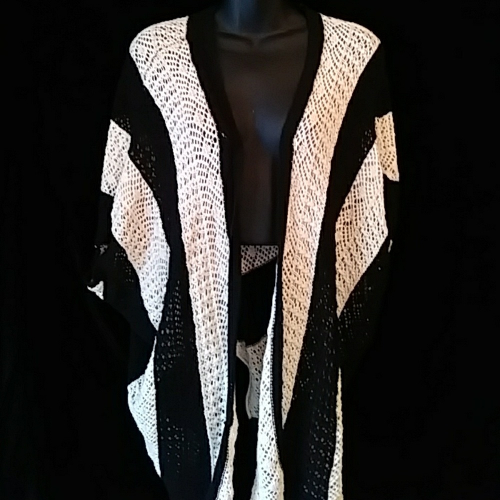 T/O black/white lacey knit cardigan- sz L